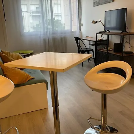 Joli Studio/lanson Apartment